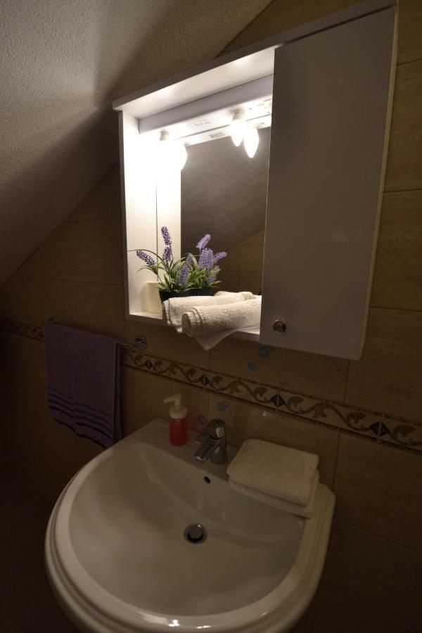 Apartmani Antonia Nakic -Stobrec Split Exterior photo
