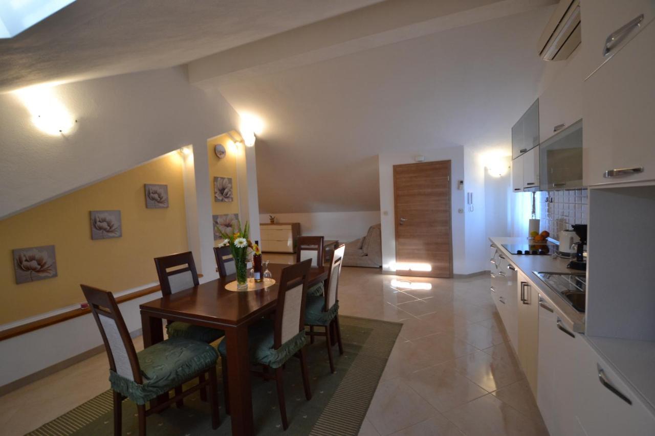 Apartmani Antonia Nakic -Stobrec Split Exterior photo