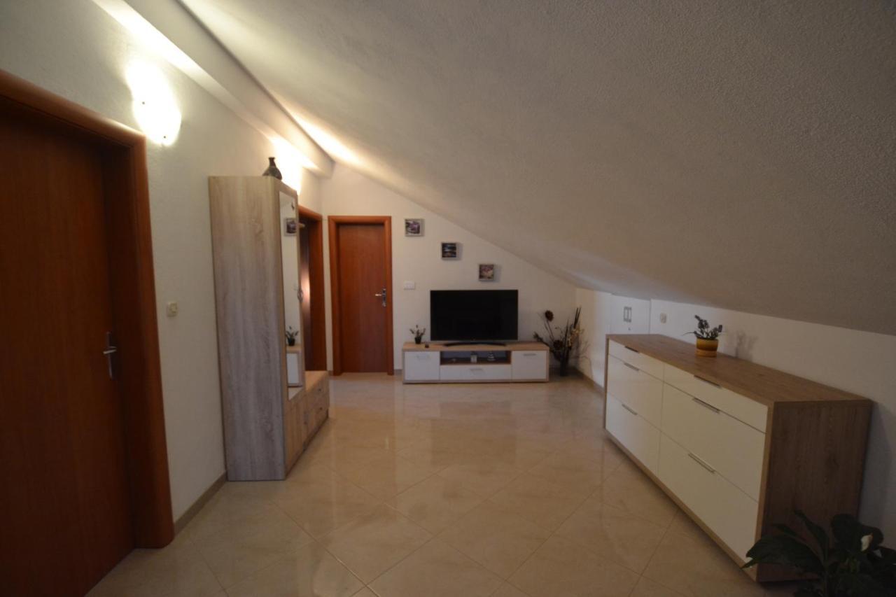 Apartmani Antonia Nakic -Stobrec Split Exterior photo